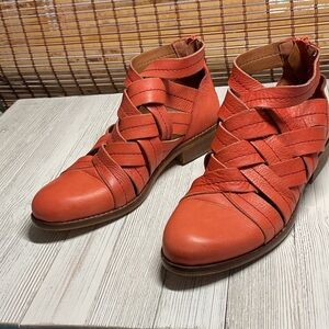 Antropologie shoes wavie leather boots made in Spain EUC EU37 US 7